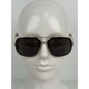 Cartier CT0194S Unisex Aviator Sunglasses – Silver Frame with Gradient Lenses